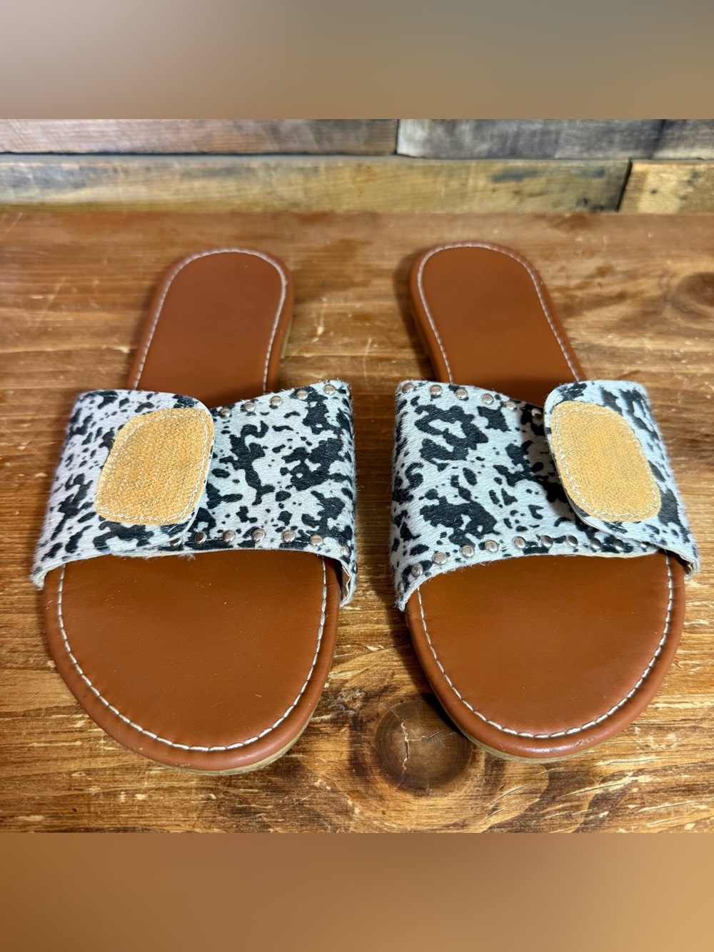 Cowhide Slide Sandals with Adjustable Velcro Strap. Fit like a 10/11. - Picture 6 of 8